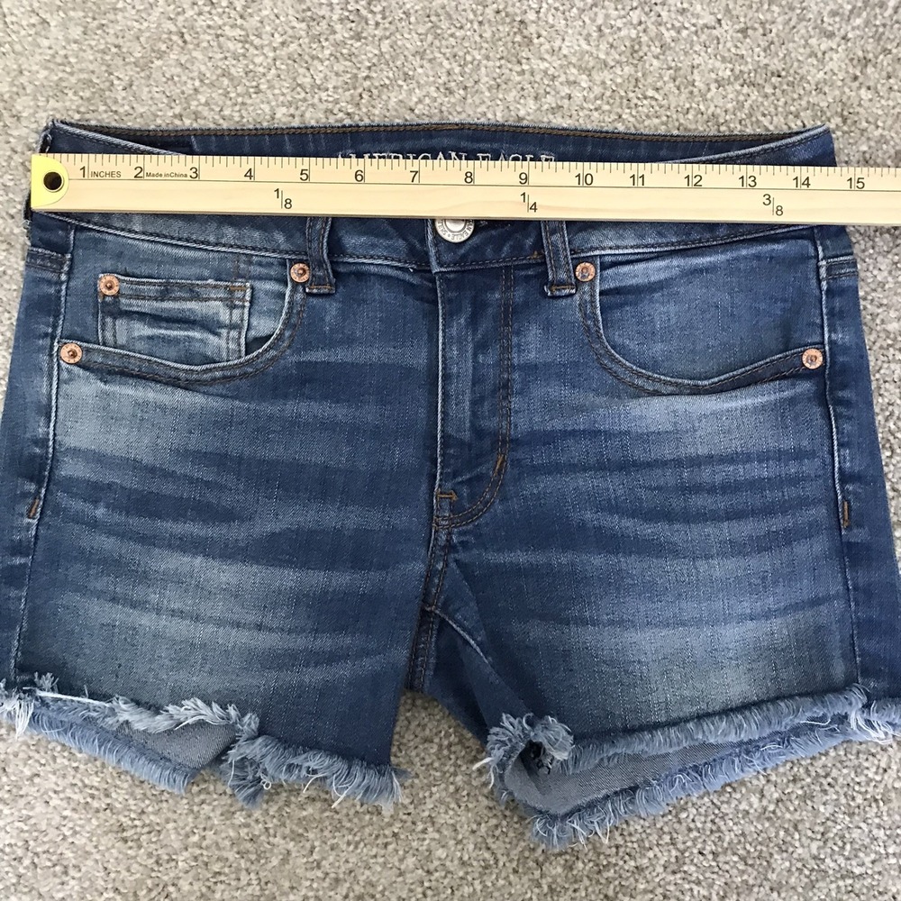American Eagle Midi Jean Shorts Womens 6 Raw Hem Cutoff Blue Denim Super Stretch - Picture 11 of 16